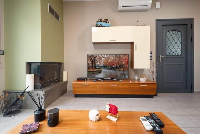 Το Σπίτι Δίπλα Από Το Ποτάμι Apartment Tríkala Exterior foto